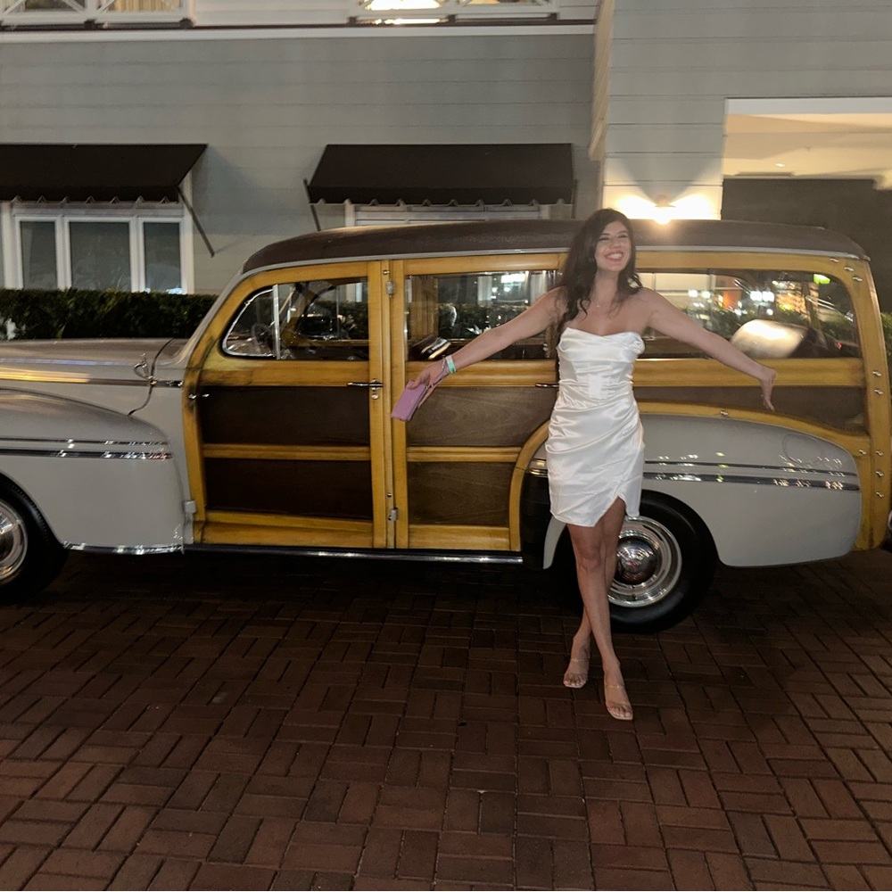 Elegant White Strapless Dress